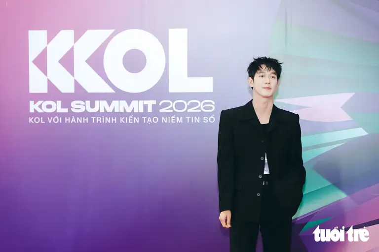Ca sĩ, diễn viên Song Luân xuất hiện tại Hội nghị KOL toàn quốc lần thứ II - KOL Summit 2026 ở TP.HCM - Ảnh: HỮU DUY