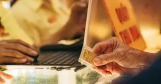 Giá vàng thế giới bất ngờ tăng mạnh