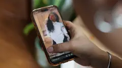 Mắc kẹt trong hàng giờ lướt video ngắn