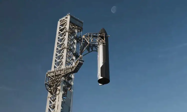 Mô phỏng tàu Ship ở tầng trên của Starship được thu hồi bằng đũa gắp. Ảnh: SpaceX