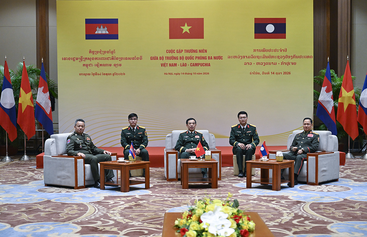 Đại tướng Phan Văn Giang, đại tướng Khamliang Outhakaysone và đại tướng Tea Seiha đồng chủ trì cuộc gặp