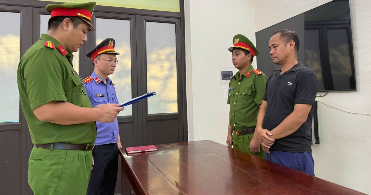 Bị khởi tố vì mua thịt heo nhiễm vi rút làm lạp sườn
