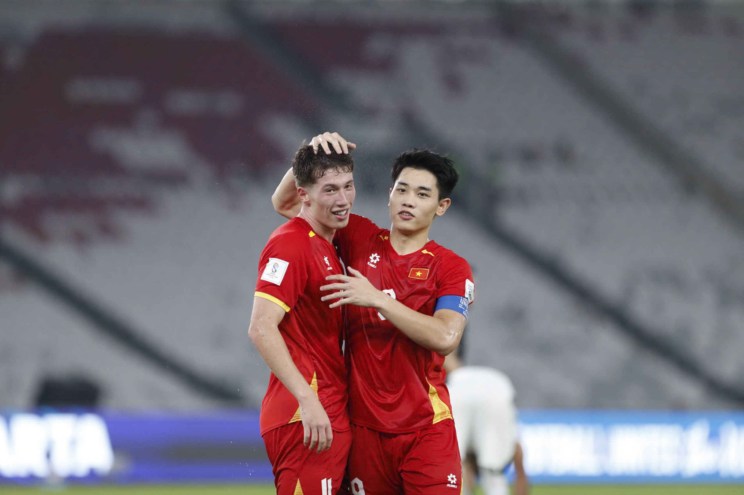 Williams Minh Hoàng (trái) có tiềm năng nhưng còn phải cố gắng nhiều
