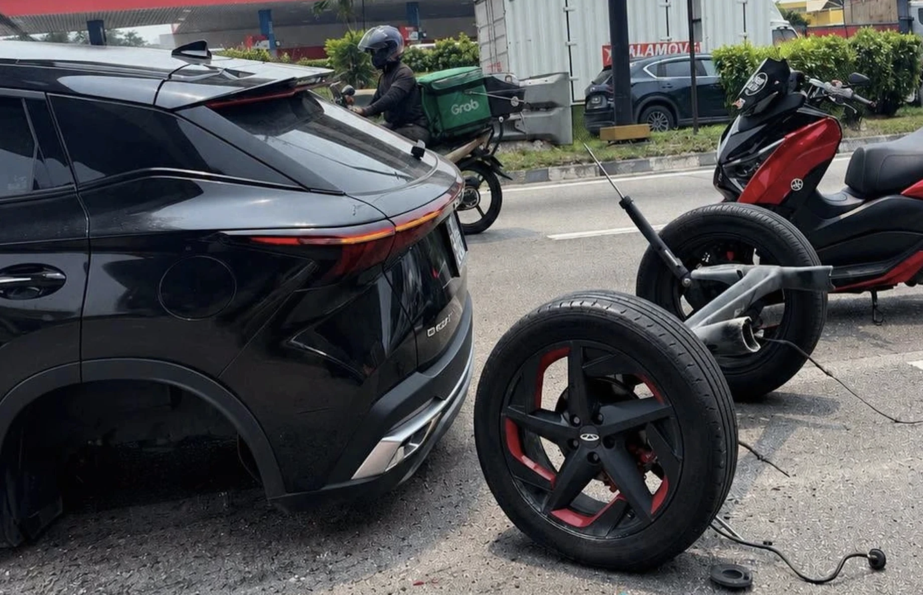 Chiếc Chery Omoda 5 bị gãy rời trục bánh sau tại Malaysia gây xôn xao dư luận những ngày gần đây