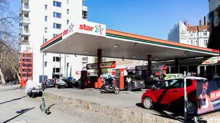 Châu Âu chạy đua ứng phó khủng hoảng giá xăng dầu