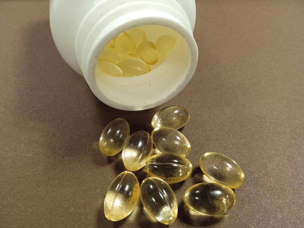 Dùng nhiều loại vitamin cùng lúc có thể làm tăng nguy cơ dư thừa và ảnh hưởng sức khỏe nếu không phù hợp. Ảnh minh họa: Kim Uyên