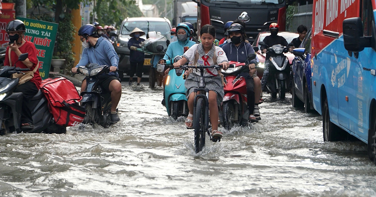 Cần bàn kỹ phương án học trực tuyến ngày mưa ngập