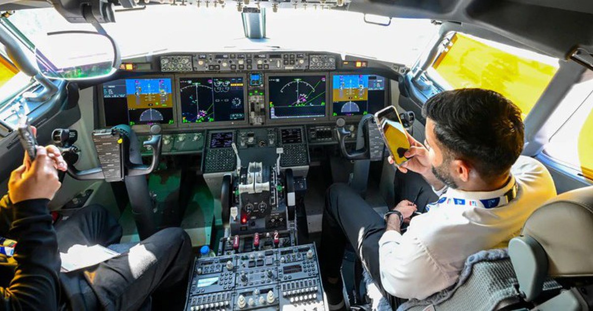 Những người đàn ông bí ẩn cứu máy bay Flydubai khỏi thảm kịch lao dốc