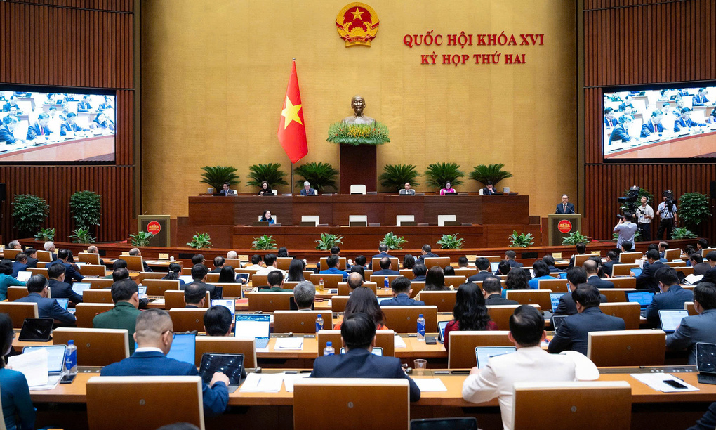 Đại biểu tại hội trường Diên Hồng, nhà Quốc hội. Ảnh: Hoàng Phong