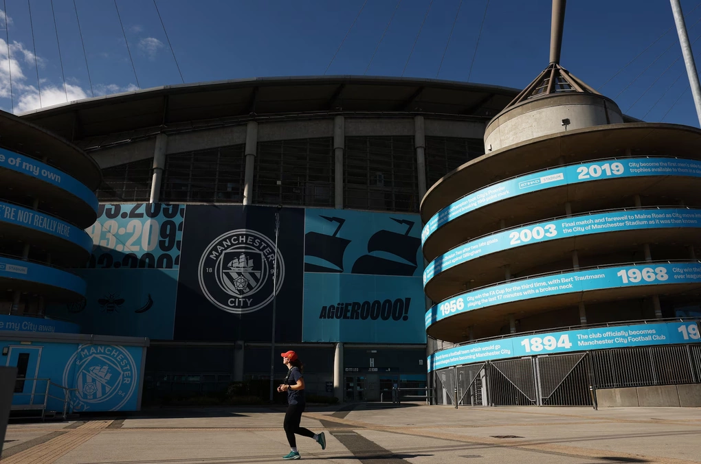 Khung cảnh bên ngoài SVĐ Etihad, Manchester, Anh của CLB Man City ngày 26/9/2026. Ảnh: Reuters