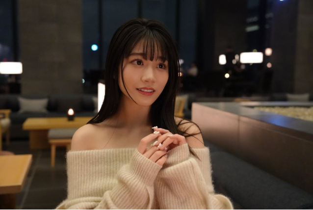 Từng được đánh giá sẽ "kế thừa" Yua Mikami, hot girl gợi cảm bất ngờ dừng hoạt động trên YouTube, fan ngỡ ngàng tột độ
