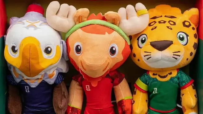 Công ty của tỷ phú Warren Buffett sản xuất độc quyền gấu bông World Cup 2026