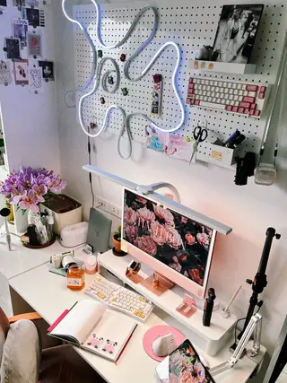Có bà vợ nghiện setup góc làm việc sẽ như thế nào? | Viết bởi thobun