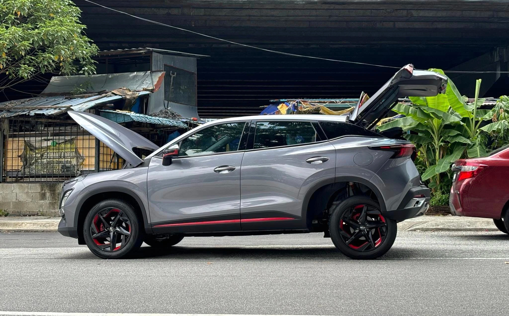 Vụ việc một chiếc Omoda 5 tại Malaysia bị gãy trục sau khi đang lưu thông, xảy ra vào năm 2024
