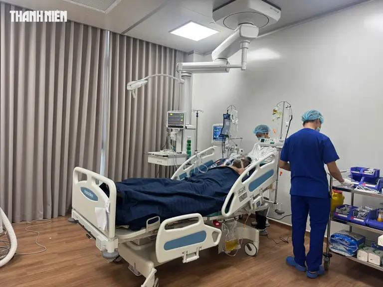 Hiện tại, 16 du khách đã được xuất viện với tình trạng sức khỏe cơ bản ổn định, còn 1 du khách đang phải điều trị tích cực do có bệnh nền
