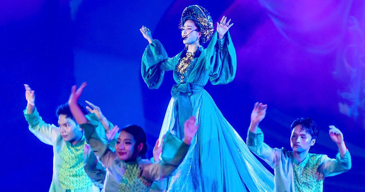 Kiều Anh, Hương Tràm, Quế Trân, Võ Minh Lâm cùng UPRIZE khép lại Lễ hội Văn hóa thế giới
