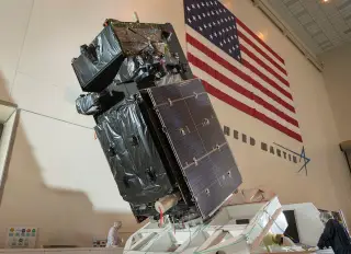 Một trong các vệ tinh GEO thuộc hệ thống SBIRS trong quá trình thử nghiệm. Ảnh: Lockheed Martin