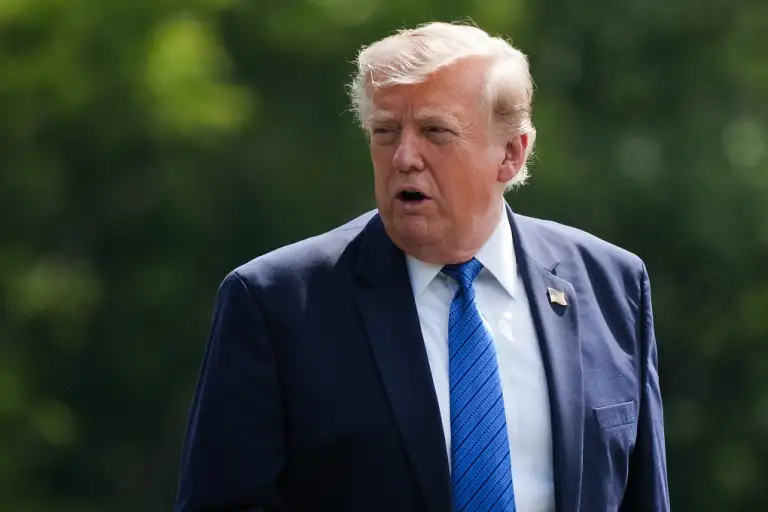 Tổng thống Donald Trump rời Trại David ở bang Maryland ngày 31/7. Ảnh: AFP