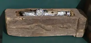 Phương thuốc mang tên Mumia vera aegyptiaca từng được y học Ả Rập và châu Âu dùng điều trị nhiều chứng bệnh từ vết thương, bệnh hô hấp đến tê liệt, động kinh.