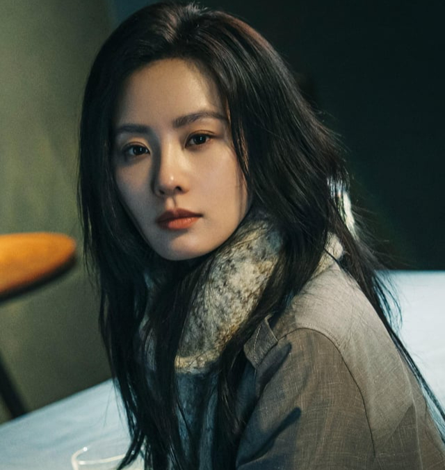 Điều khiến khán giả bất ngờ nhất trong lần chuyển hướng này là khả năng kiểm soát chi tiết diễn xuất và lời thoại của Lưu Thi Thi - Ảnh: Tencent