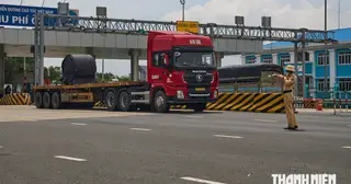 Sai lầm khi bật đèn xi-nhan dễ khiến tài xế vi phạm lỗi chuyển làn