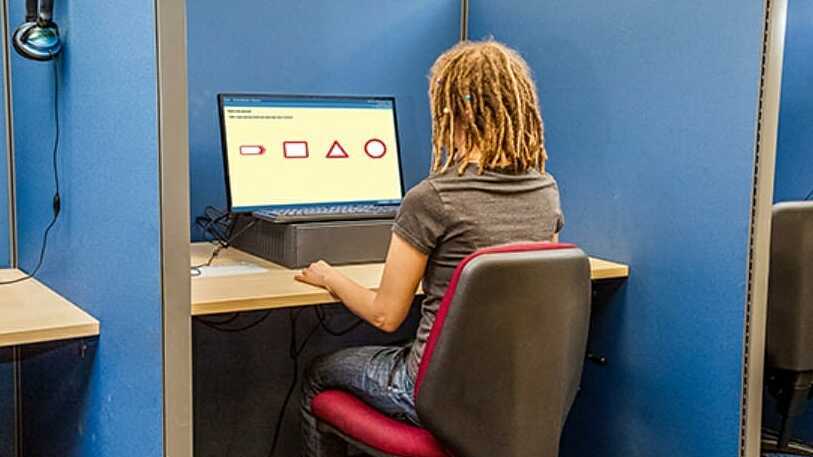 Bộ đề thi bằng lái xe khó nhất thế giới