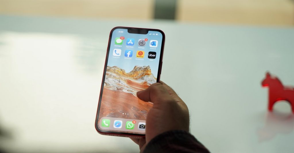 Apple cho biết thao tác đóng ứng dụng không cần thiết trong điều kiện các ứng dụng vẫn hoạt động bình thường. (Ảnh: Onsitego)