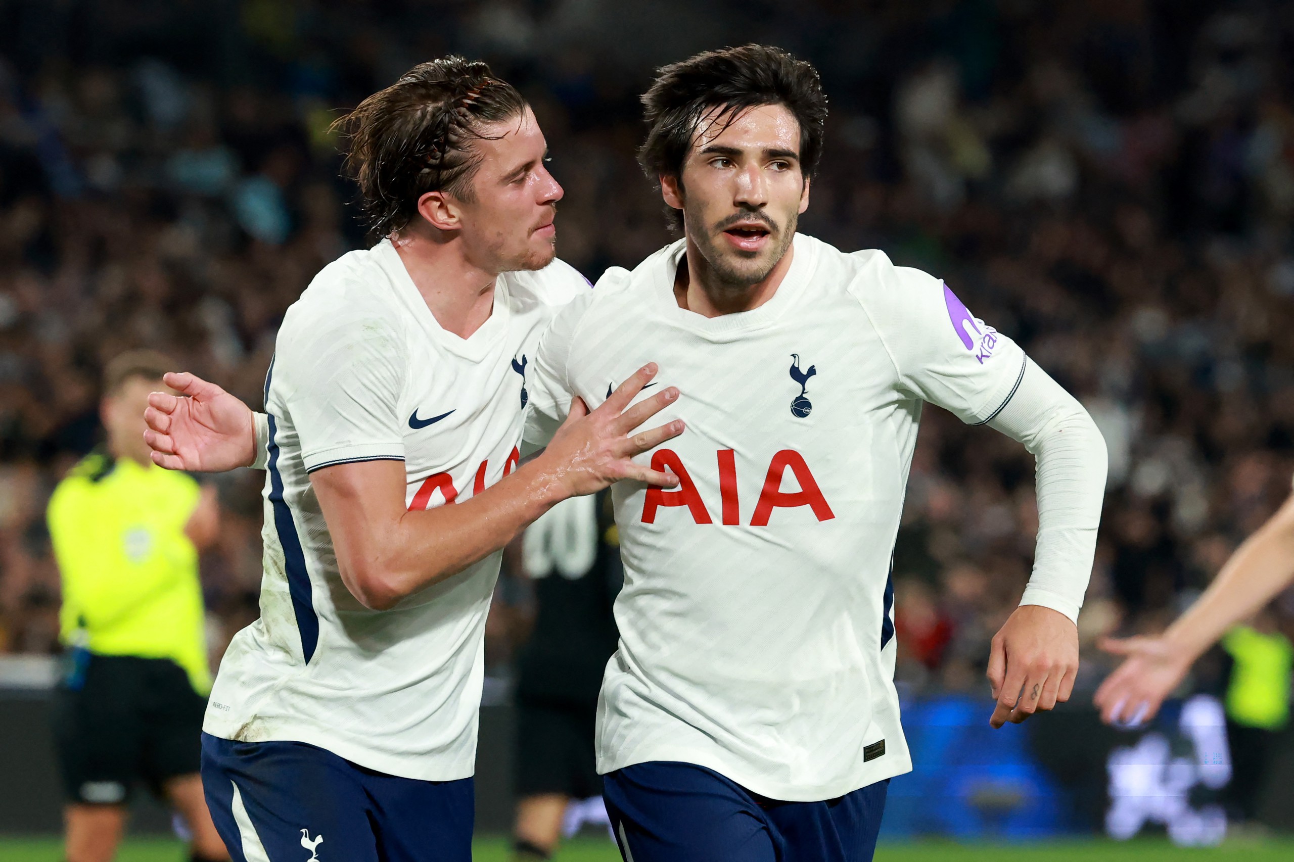 Tottenham luôn là đối thủ khó chịu với Man United - Ảnh: AFP
