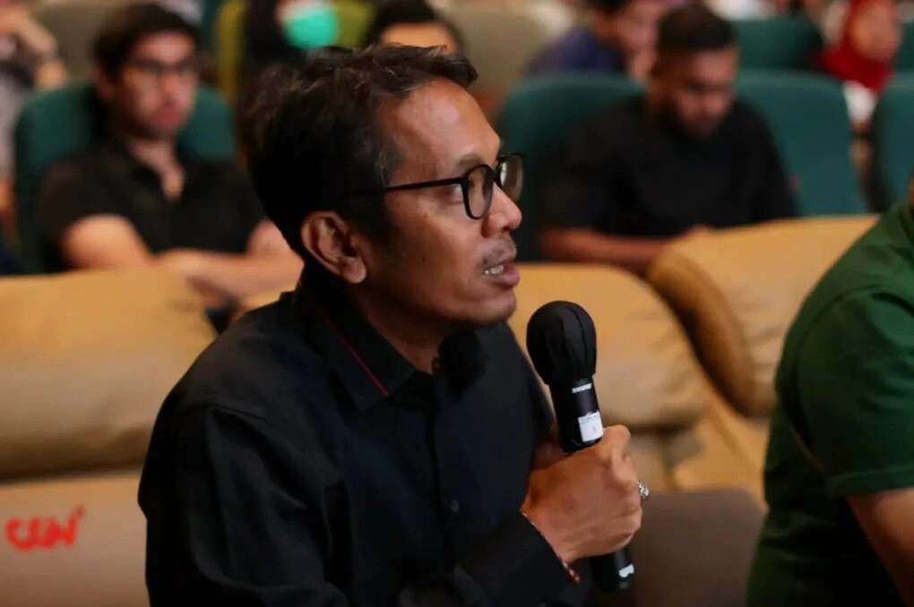 Nhà quan sát bóng đá Indonesia Akmal Marhali. Ảnh: Pikiran-rakyat