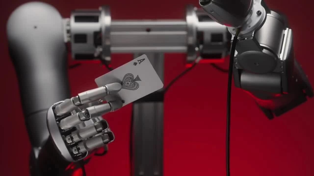 Bàn tay robot LinkerHand O30 biểu diễn ảo thuật. Video: YouTube/LinkerBot