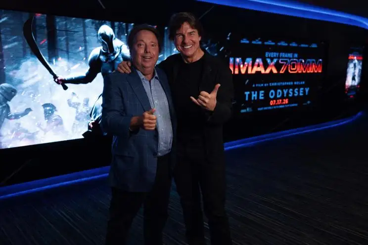 "Tôi mà giàu như Tom Cruise, tôi cũng làm vậy" chắc hẳn là suy nghĩ của nhiều người - Ảnh: Internet.