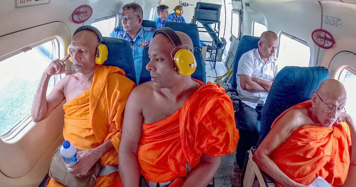 Sri Lanka thỉnh 3 nhà sư 'bay lên trời' cầu mưa cứu đất nước, chuyện lạ lập tức xảy ra