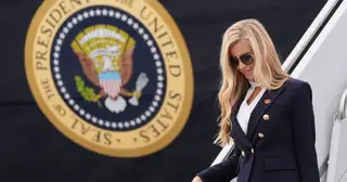 Vì sao thư ký báo chí mới của ông Trump mất chức chỉ sau 5 ngày?