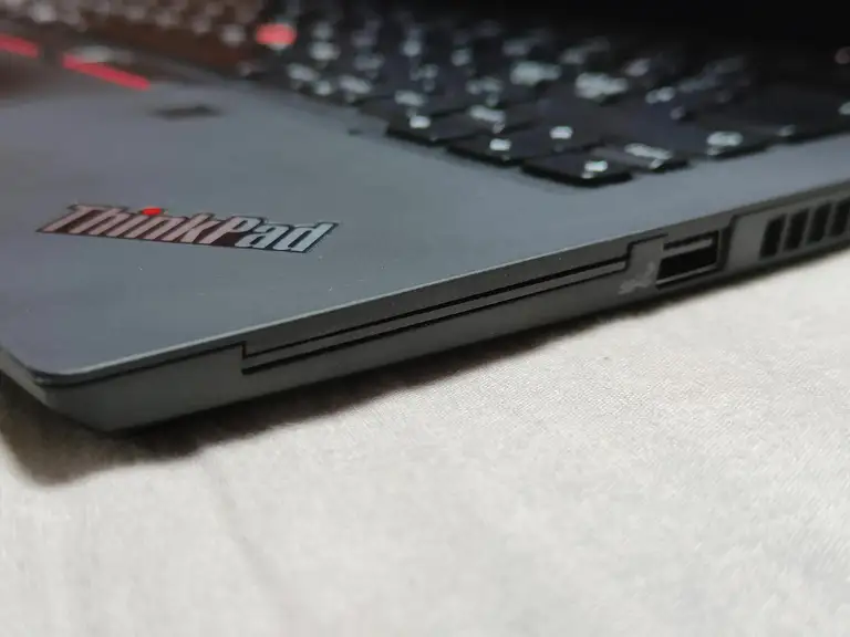 SC là một khe cắm chủ yếu xuất hiện trên các mẫu laptop chuyên dụng cho doanh nghiệp