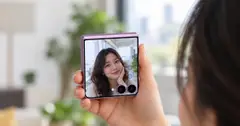 Tính năng ẩn biến màn hình ngoài Galaxy Z Flip8 thành gương soi