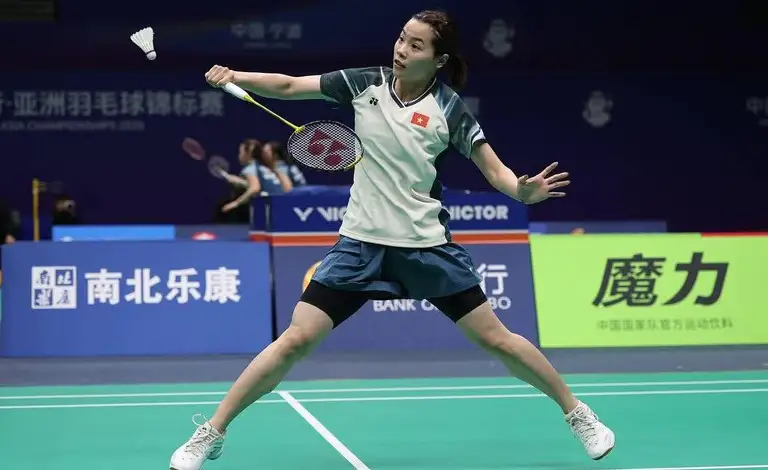 Thùy Linh không thể nối dài mạch thắng trước Ratchanok Intanon - Ảnh: BWF