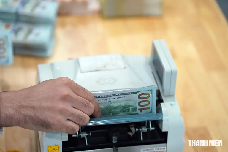 Giá USD sáng 13.7 trong ngân hàng đồng loạt giảm