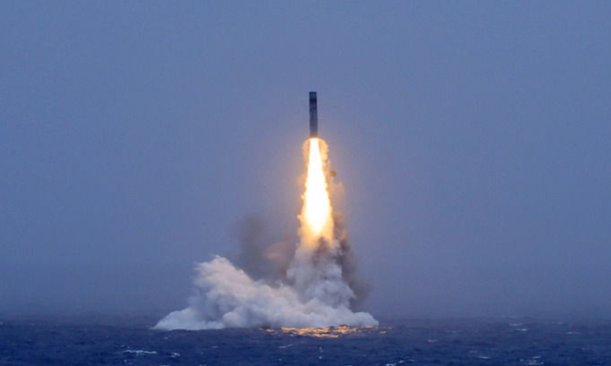 Quân đội Trung Quốc phóng thử tên lửa ICBM từ tàu ngầm hạt nhân ngày 6-7 - Ảnh: TÂN HOA XÃ