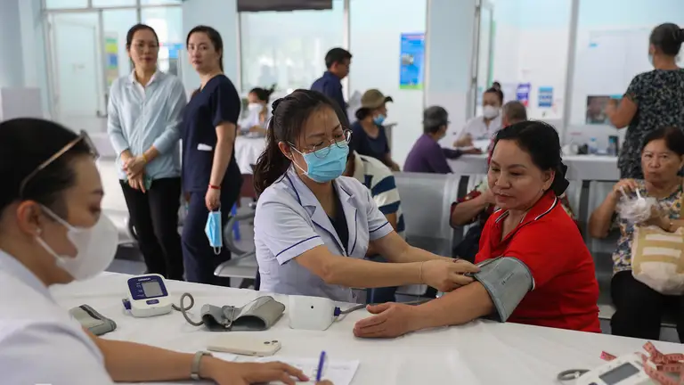 Giám đốc Sở Y tế TP HCM: 'Khám sức khỏe miễn phí không chạy theo số lượng'
