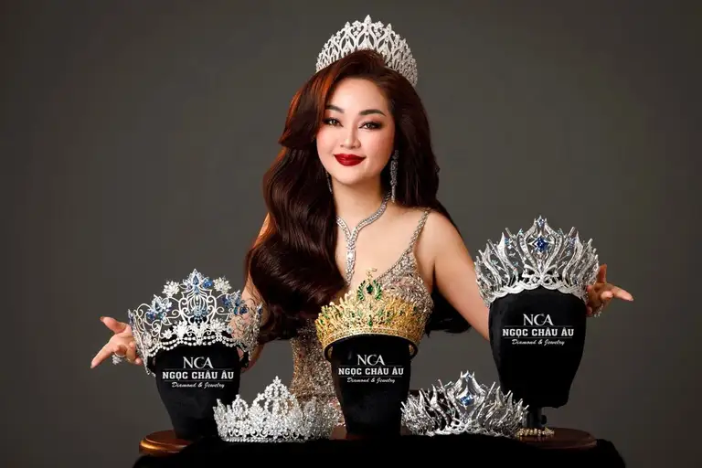 Bà Hoàng Thị Thanh Nga, CEO thương hiệu Ngọc Châu Âu từng là nhà tài trợ và chế tác vương miện của nhiều cuộc thi sắc đẹp.