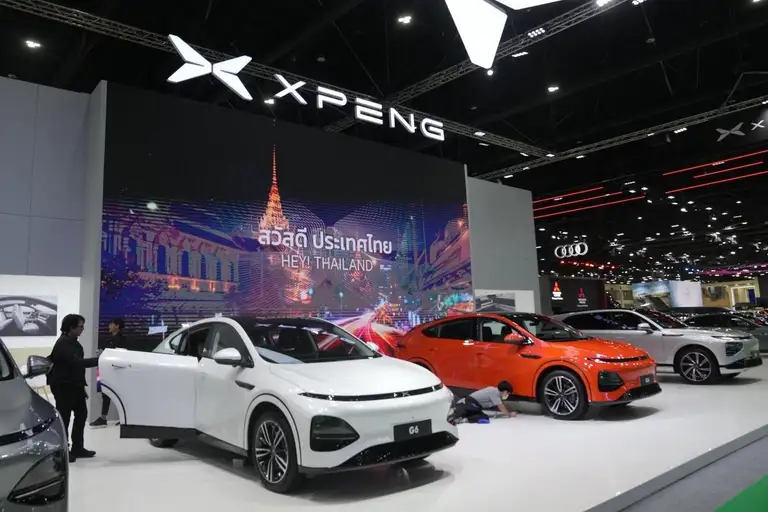 Gian hàng của một thương hiệu xe điện Trung Quốc tại triển lãm ô tô Thái Lan. Thương hiệu Trung Quốc hiện chiếm 7 trong 10 vị trí bán chạy nhất phân khúc xe điện tại thị trường này.