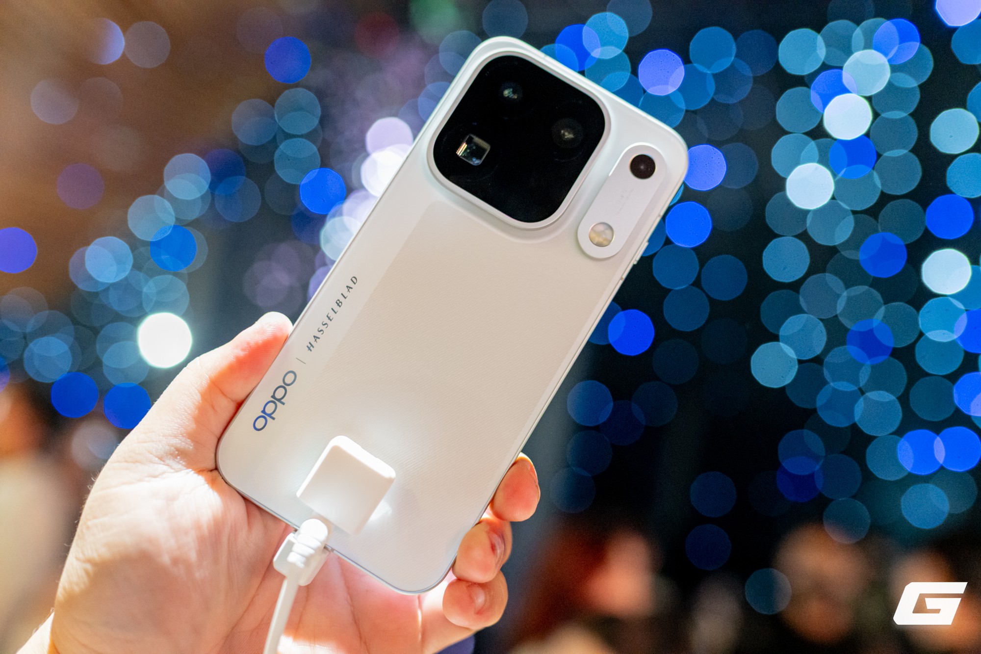 OPPO Find X10 Series ra mắt tại Việt Nam: Nâng cấp mạnh camera Hasselblad, giá cao nhất gần 50 triệu đồng - Ảnh 1.