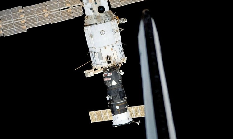 Tàu Progress 21 ghép nối với module dịch vụ Zvezda của Nga. Ảnh: NASA