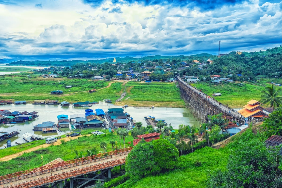 Khu vực Sangkhla Buri, tỉnh Kanchanaburi (Thái Lan), nằm gần cửa khẩu Đèo Ba Chùa, một trong những tuyến đường kết nối Thái Lan với Myanmar - Ảnh: SCMP