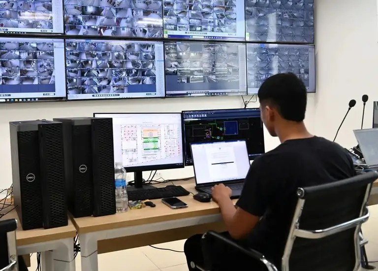 Bệnh viện Hữu nghị Việt Đức cơ sở Ninh Bình tiếp nhận hàng trăm bệnh nhân/ngày, thực hiện các ca mổ cấp cứu, mổ phiên
