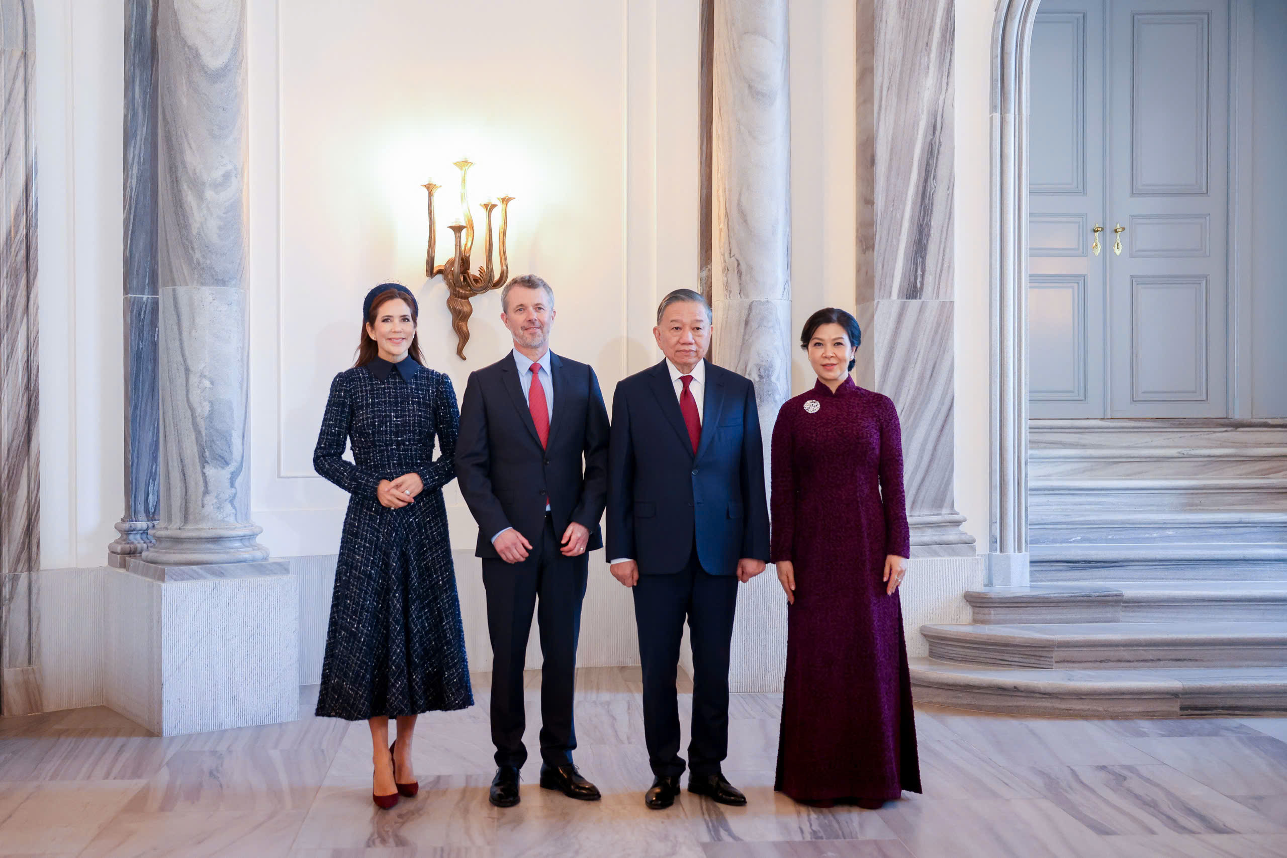 Tổng Bí thư, Chủ tịch nước Tô Lâm cùng Phu nhân Ngô Phương Ly và Nhà vua Đan Mạch Frederik X cùng Hoàng hậu Mary sau cuộc hội kiến - Ảnh: NGUYỄN KHÁNH