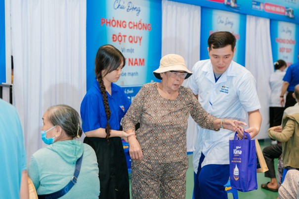 Các hoạt động hướng đến nâng cao nhận thức cộng đồng về phòng bệnh chủ động, từng bước cải thiện sức khỏe của người dân địa phương - Ảnh: H.Khánh