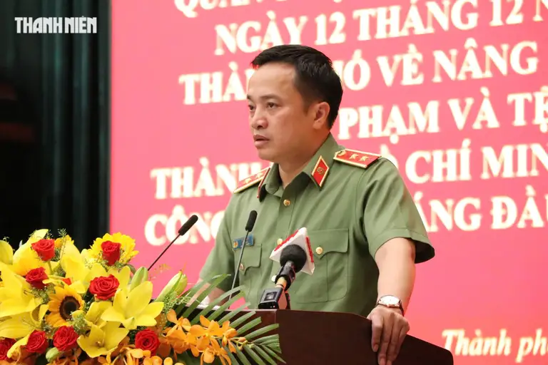 Trung tướng Mai Hoàng phát biểu tại hội nghị
