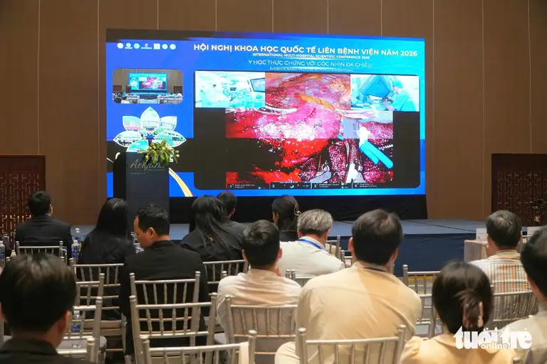 Các phiên live case được truyền hình trực tiếp từ phòng mổ và phòng can thiệp - Ảnh: CHÂU SA
