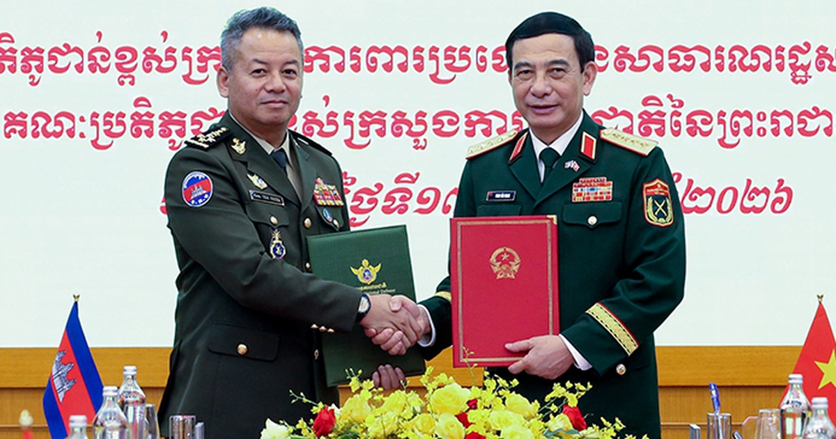 Đại tướng Phan Văn Giang hội đàm với Phó thủ tướng, Bộ trưởng Quốc phòng Campuchia